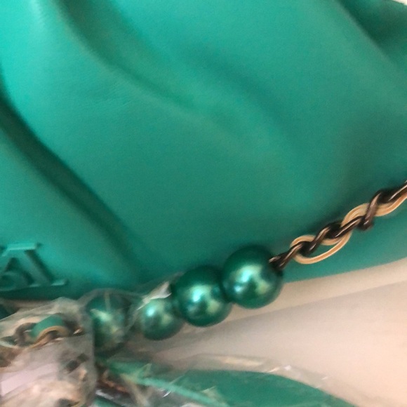 Badgley Mischka Wrapped Frame crossbody Vegan New! - Picture 5 of 16